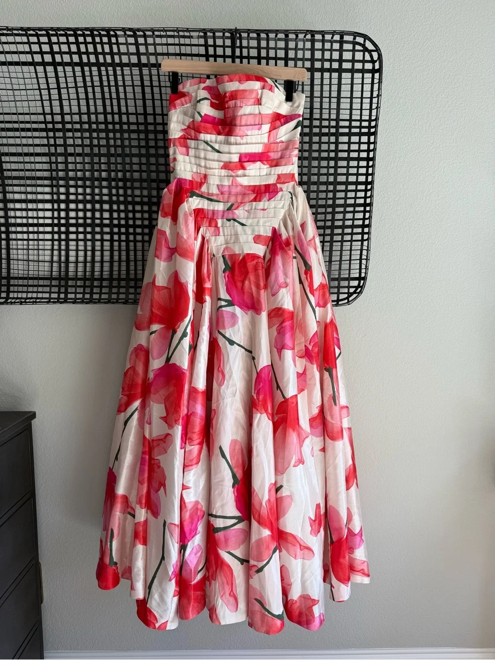Hutch Sianna Gown red floral - Picture 2 of 9
